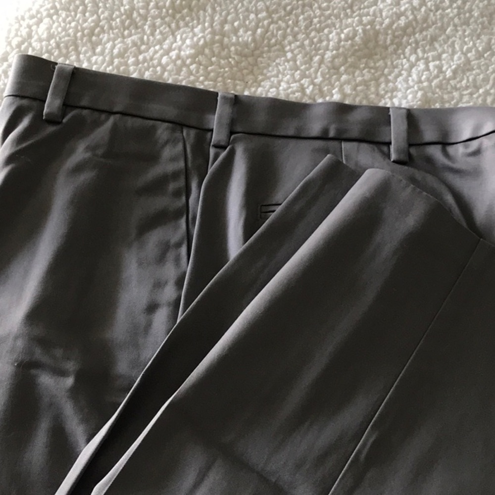 Men’s grey Dockers like new 40 x 30